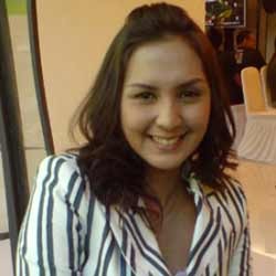 Donna Agnesia Ultah, Darius Latihan Perang