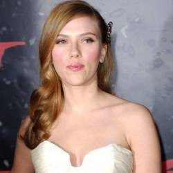 Scarlett Johansson Ogah Buru-buru Hamil
