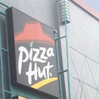 Terima Kasih Delivery Pizza Hut Dioper-oper Seperti Itu 