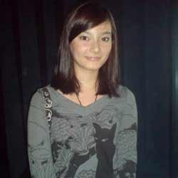 Asmirandah Bergaun Cantik