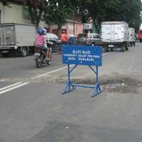Jalan Berlubang Picu Kepadatan di Jalan Bubutan