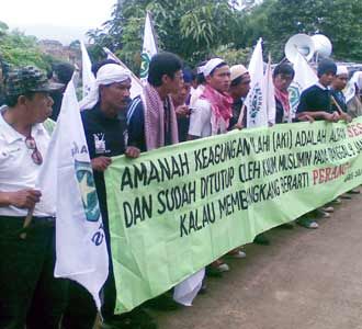 GARIS Geruduk Markas Aliran Sesat