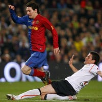 Butuh Tekel Keras untuk Hentikan Barca?