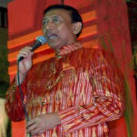 Buka Rapimnas Hanura di Makassar, Wiranto Nyanyikan Lagu Tuhan