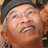 Gus Mus: Masyarakat Kita Kemaruk