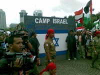Hidayat dan Adang JebolCamp Israel