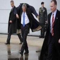 Bush Naik Air Force One untuk Terakhir Kalinya