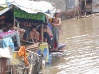 Diguyur Hujan Sepanjang Hari, Warga Kampung Pulo Siaga 24 Jam