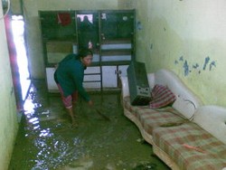 Ombak Hantam Marunda, 8 Rumah Roboh 