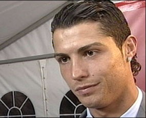 Ferrari Ringsek, Ronaldo Pakai Apa?