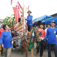 Gelar Petik Laut, Nelayan Banyuwangi Larung Sesaji