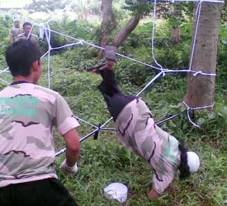 Relawan FPI Bandung Berlatih Fisik