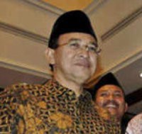 Suryadharma Jualan Sepatu Muntazar Al Zaidi