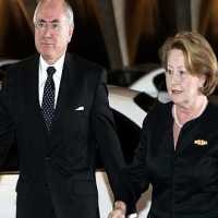 Gara-gara Howard, Penerbangan ke AS Tertunda