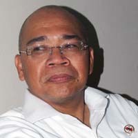 Cuaca Kian Buruk, Heli Menhub Gagal Mendarat di Majene