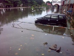 Stasiun Tawang Semarang Tergenang, KA Tetap Jalan 