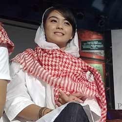 Jadi Anak Kyai, Revalina S. Temat Kalem