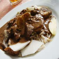 Rujak Cingur Plus Teh Tubruk, Uenake Rek!