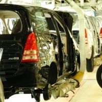 Pasar Mobil Bisa Anjlok 30%