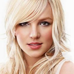 Britney Spears Cari Orang Cerdas Untuk Manajer Internet