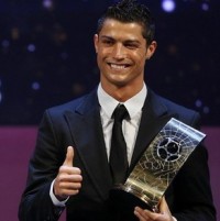 Ronaldo: MU Quadruple? Bisa!