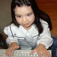 Si Mungil Adora, Guru Termuda di Dunia