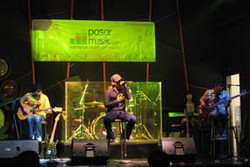 Pasarmusik Cari Peruntungan di Dunia Maya