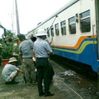 Tarif Kereta Ekonomi Turun 8 Persen