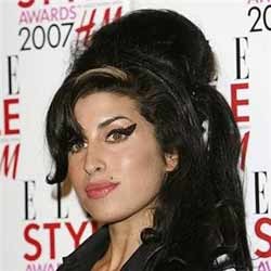 Amy Winehouse Mengacau di Hotel