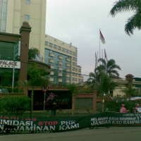 Serikat Pekerja Aquila Tutup Paksa Hotel