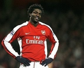 Milan Kembali Bidik Adebayor 