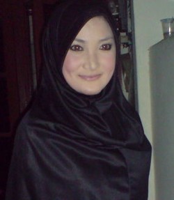 Kiki Amalia Berjilbab Setelah Menikah