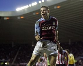 Sepuluh Pemain, Villa dan City Menang