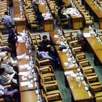 Seratusan Anggota DPR Bolos Sidang