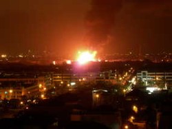 Lewat Tengah Malam, Kebakaran Tak Kunjung Mengecil