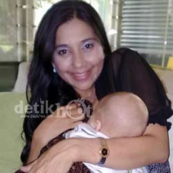 Ayu Azhari Hampir Gagal Bertemu Obama Karena Flu