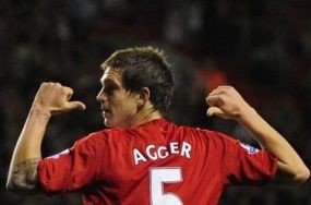 Liverpool Lambat Urus Agger
