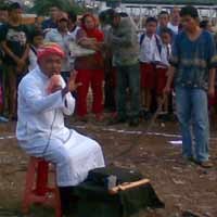 Hiburan Gaib di Tengah Jakarta