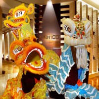 Menyambut Imlek dengan Yu Sheng dan Barongsai