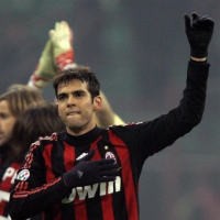 Kaka Bertahan di Milan!