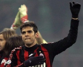 Kaka Bertahan di Milan!