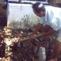 Makam Korban Miras Maut di Semarang Dibongkar
