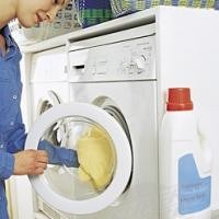 Laundri Panen Ribuan Flasdisk Konsumen