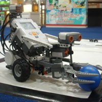 Robot di Indonesia Miskin Komponen Lokal