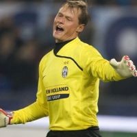 Stok Kiper Juve Dihabisi Flu