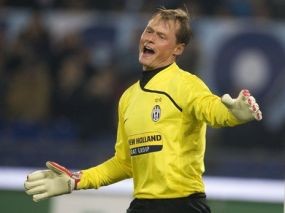 Stok Kiper Juve Dihabisi Flu