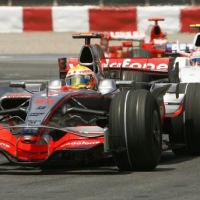 Bernie Sunat Pendapatan Komersial Tim