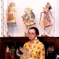 Seniman Hongaria Luncurkan Buku Wayang