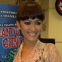 Suami Ngambek, Jupe Taklukkan di Ranjang