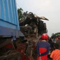 Tabrakan KA di Bojonegoro, KA Anggrek Tertahan di Semarang